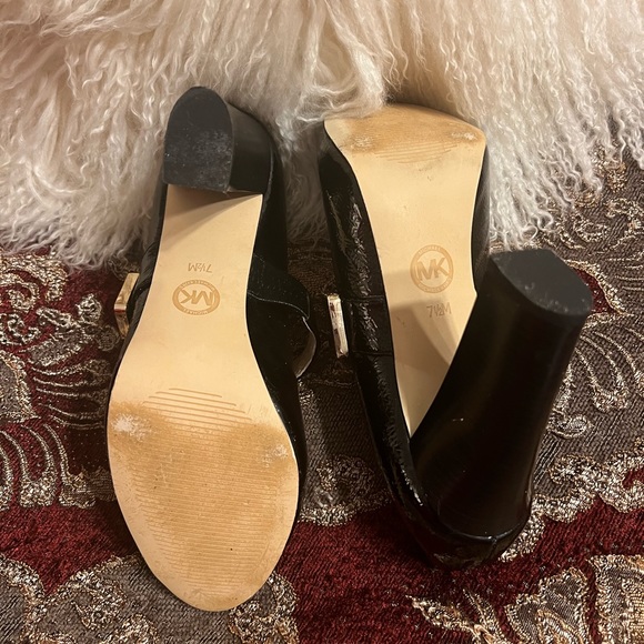Michael Kors Black Patent Leather Block Heel Peep Toe Mary Jane . Size 7 - Picture 13 of 16